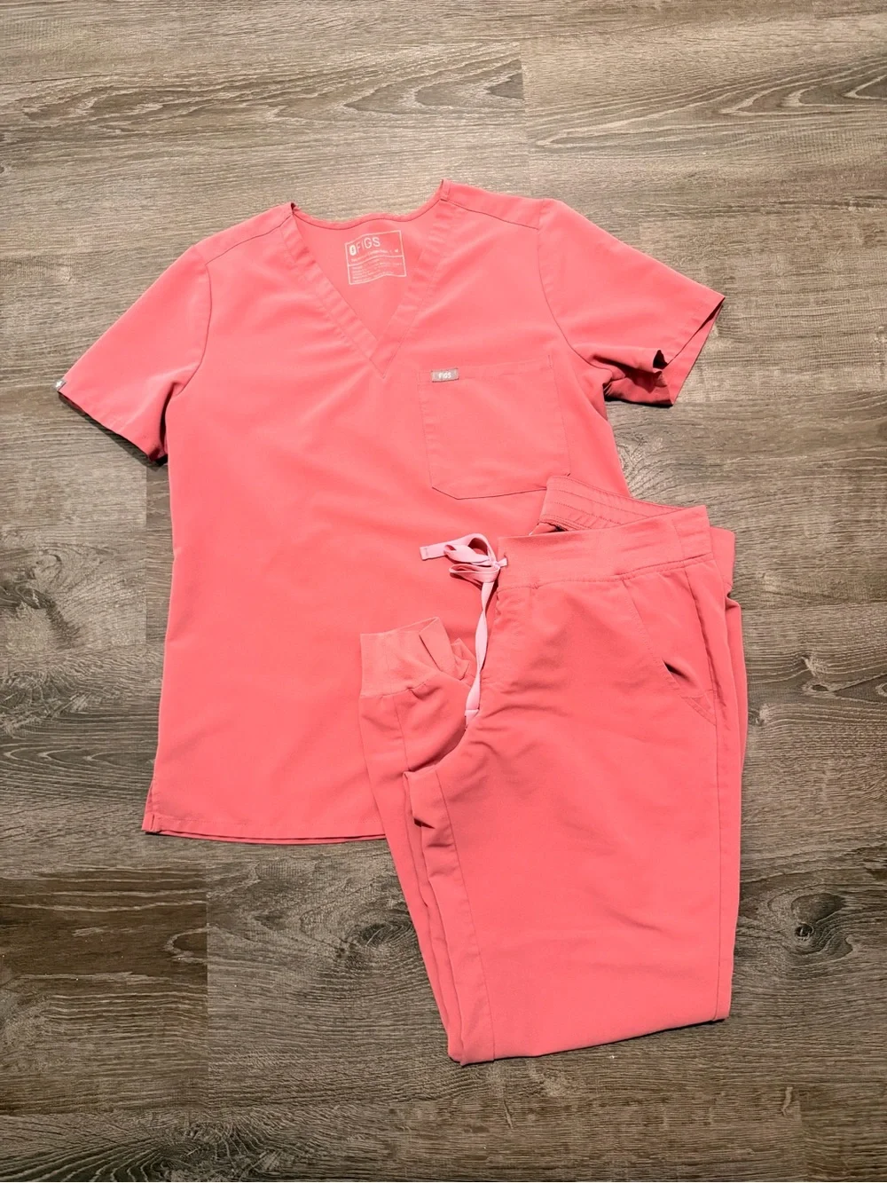 FIGS Breast Cancer Editions Catarina Scrub Top & Zamora Jogger Pant - Quartz